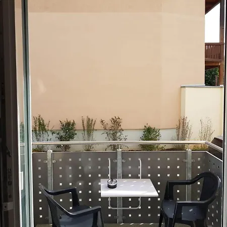 Отель Emiliana Am Bahnhof