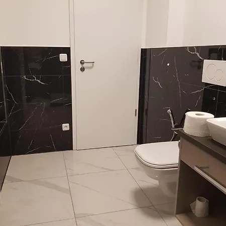 ホテル Emiliana Am Bahnhof 3*