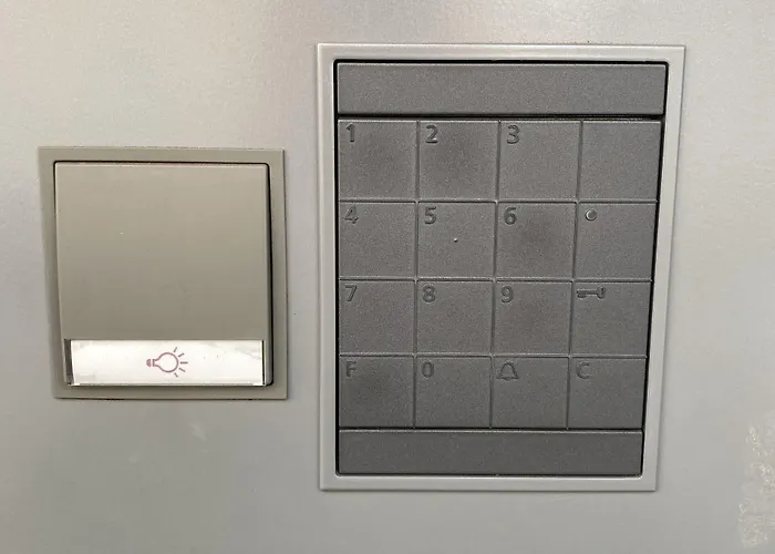 Emiliana Am Bahnhof Szálloda