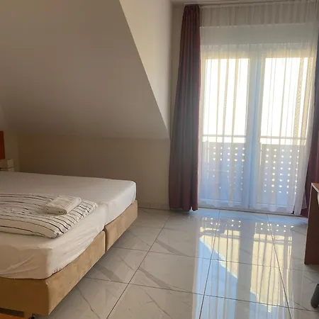 Hotel Emiliana Am Bahnhof Frankfurt nad Mohanem