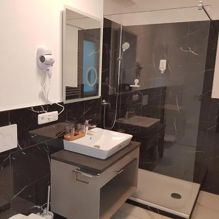 酒店 Emiliana Am Bahnhof 美因河畔法兰克福